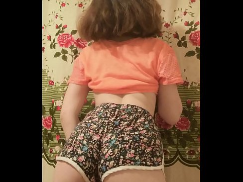 ❤️ Gadis muda seksi menanggalkan celana pendeknya di depan kamera ❤❌ Porno di id.sex78.ru